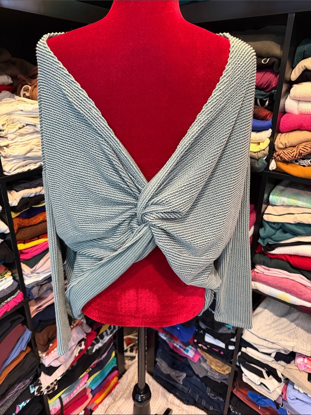 #467. Green ribbed knot back sweater. Xl